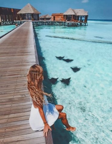 Woman in Bora Bora Island Paint By Numbers